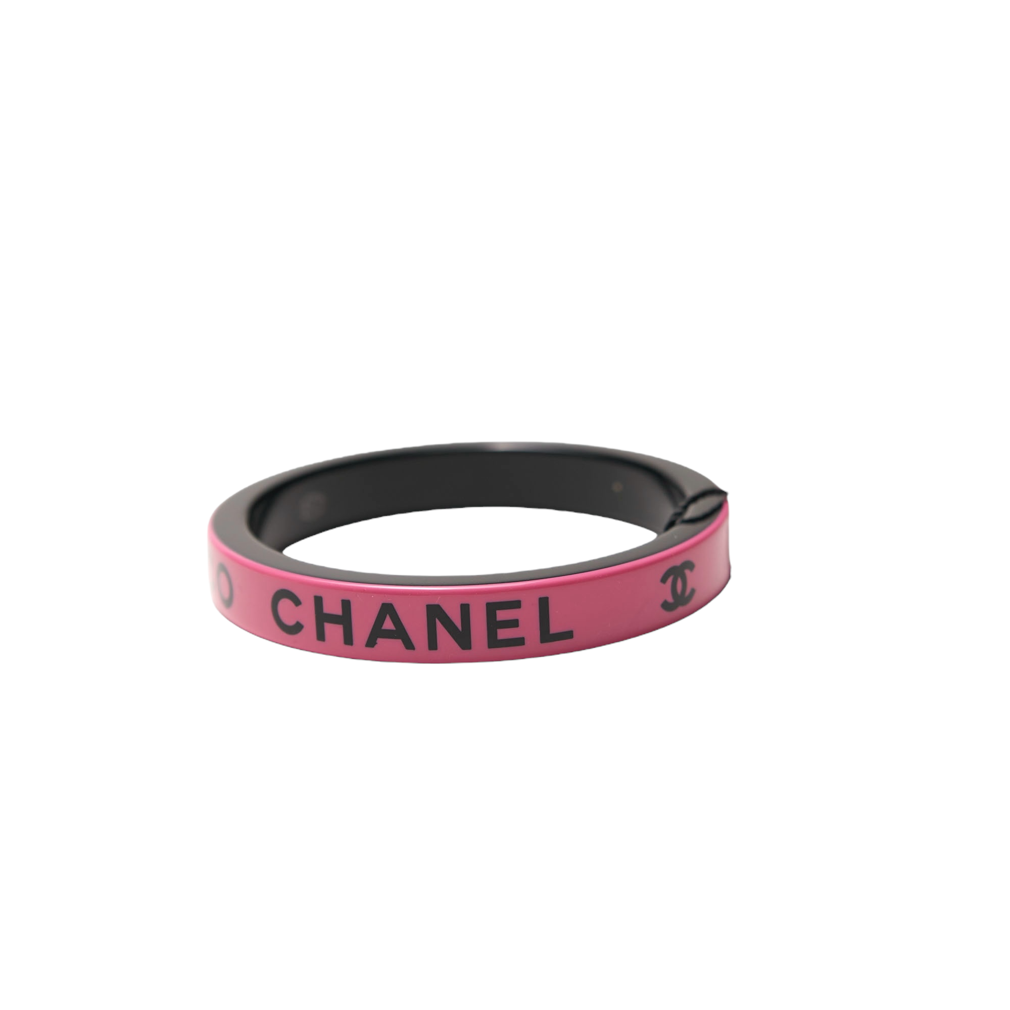 CHANELエナメルブレスレット ブラック/ピンク chanel 2022 pink cuff bracelet – hachi archive