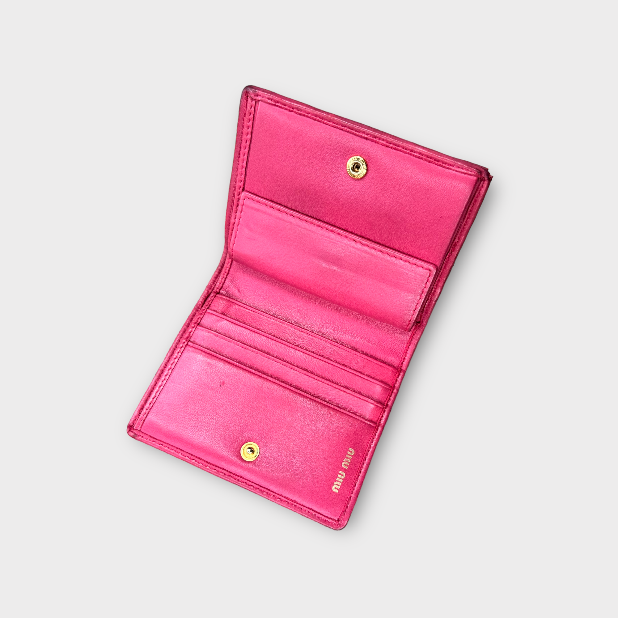 miu miu pink wallet