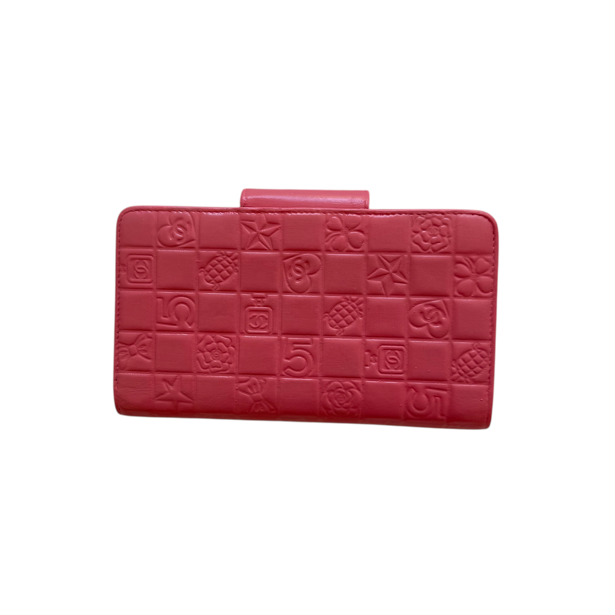 chanel 2000s pink wallet