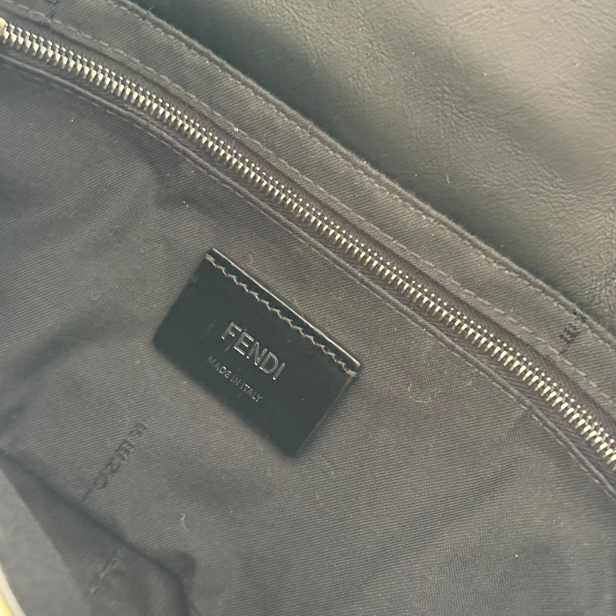 fendi baguette bag