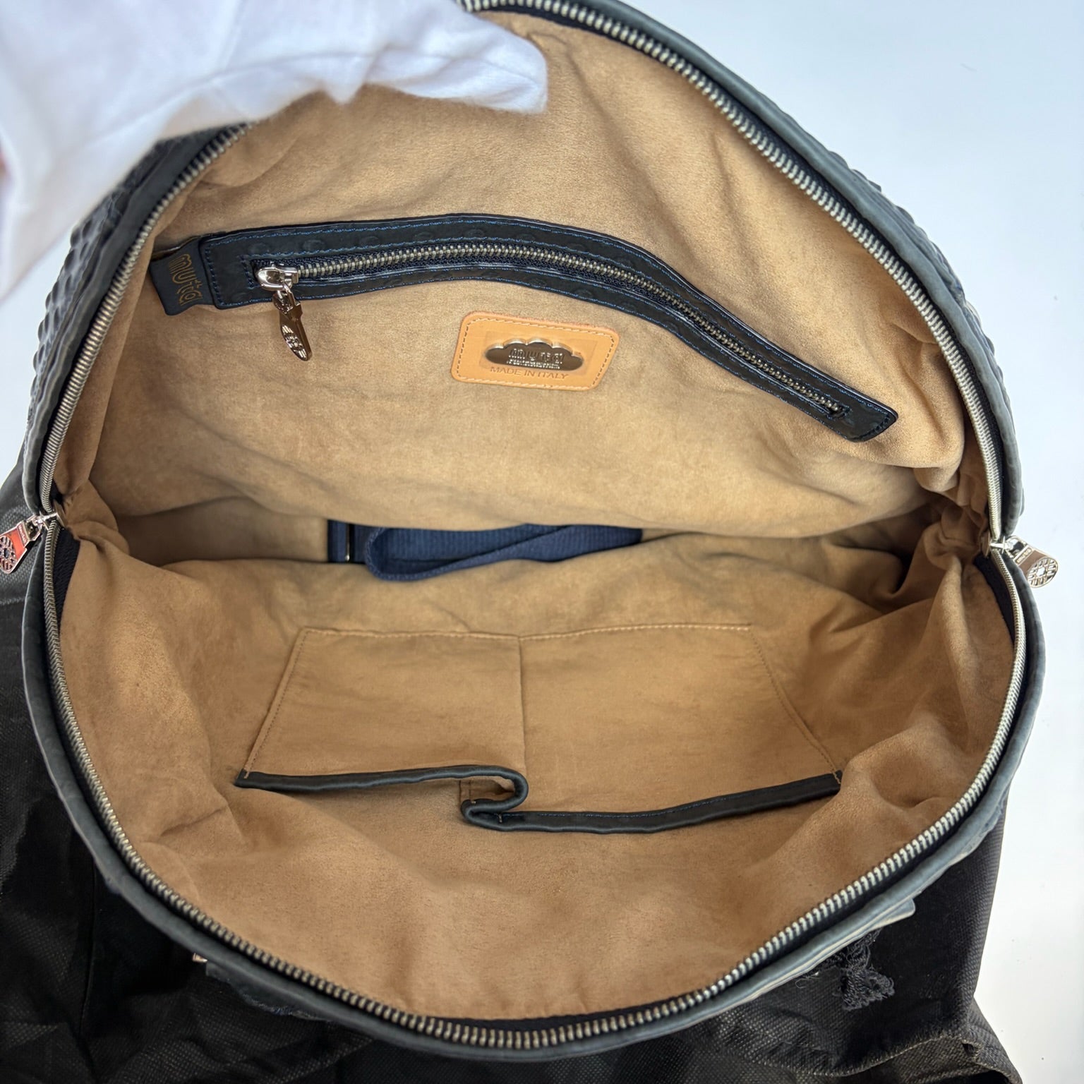 muta black 8 dot bag