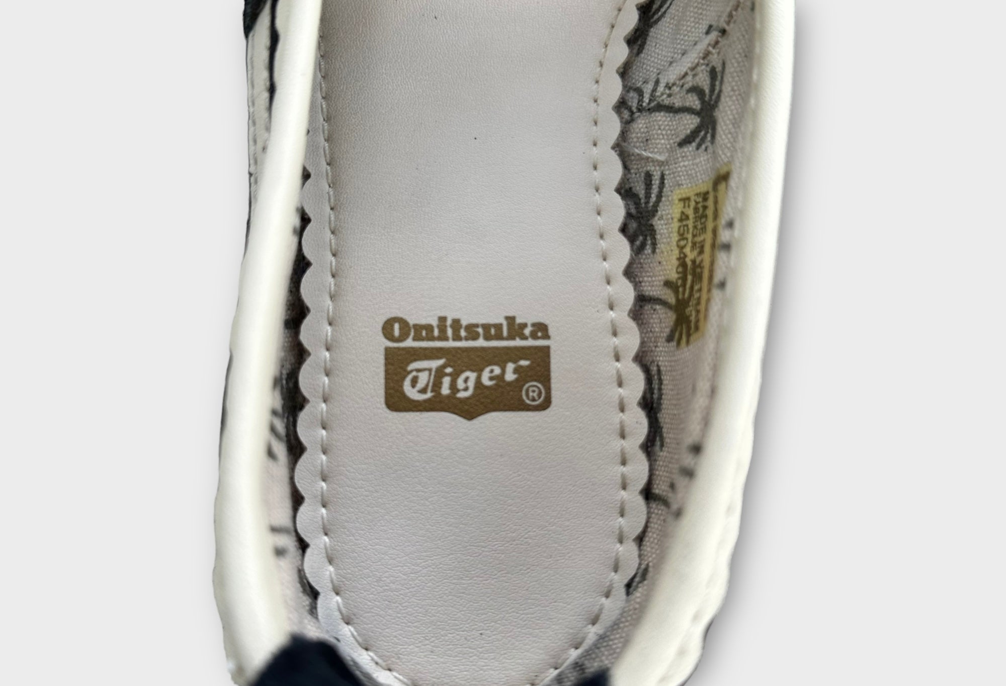 onitsuka tiger black ballerina flats