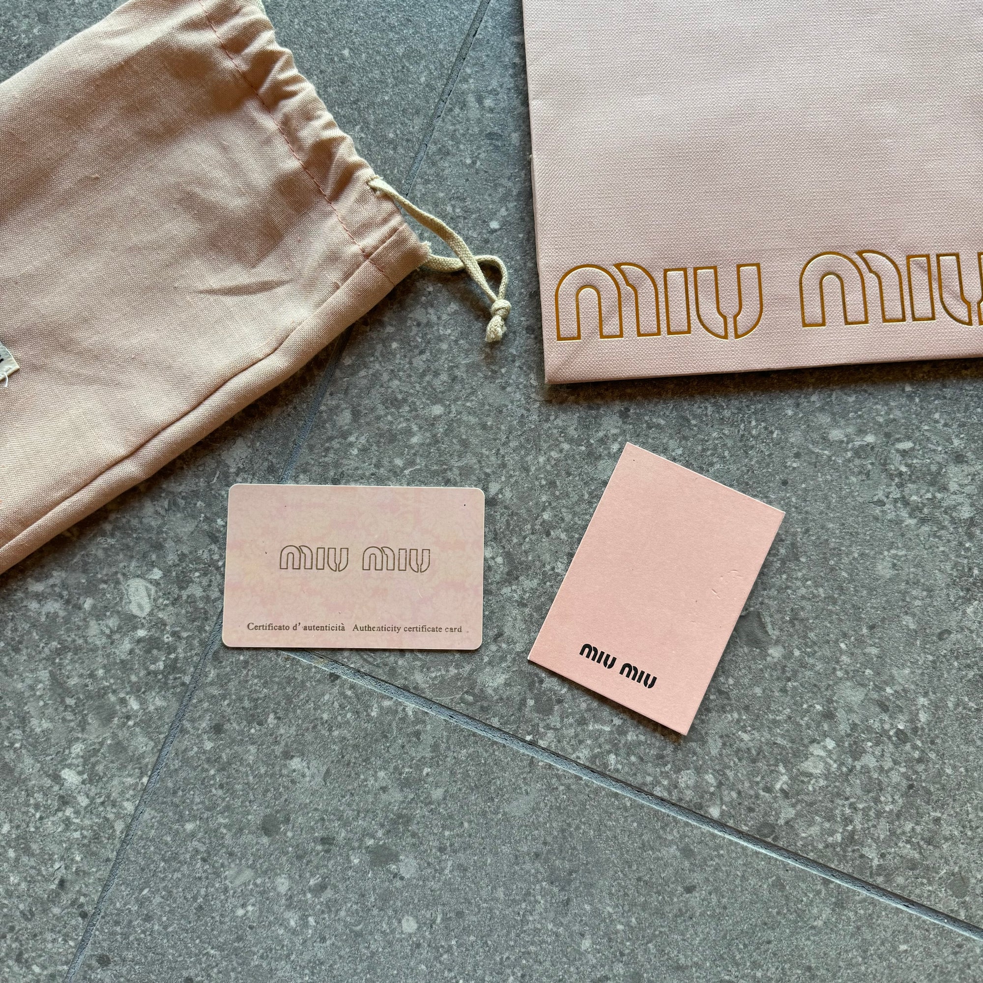 miu miu pink crocodile print wallet