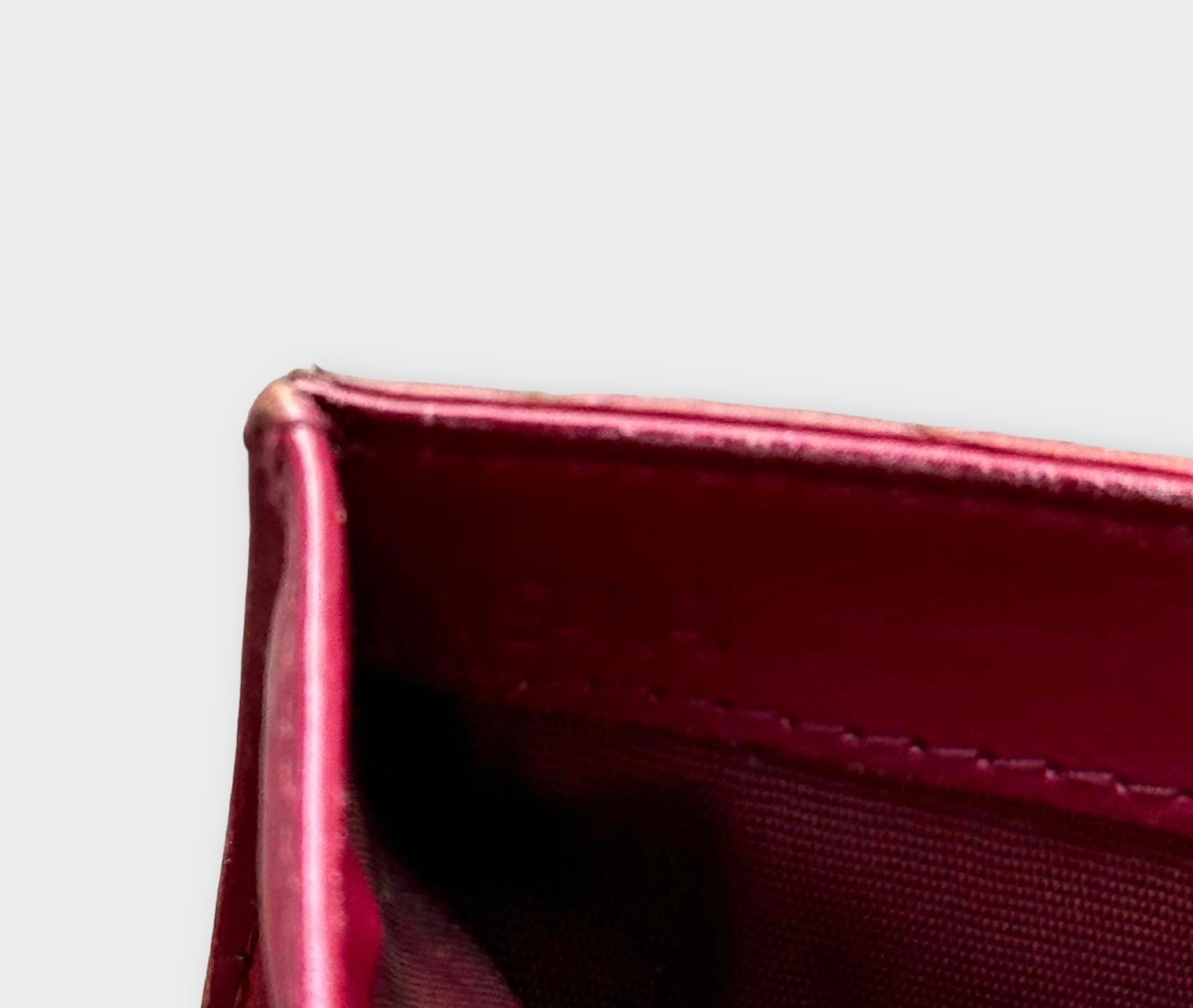 miu miu 2000s red crocodile wallet