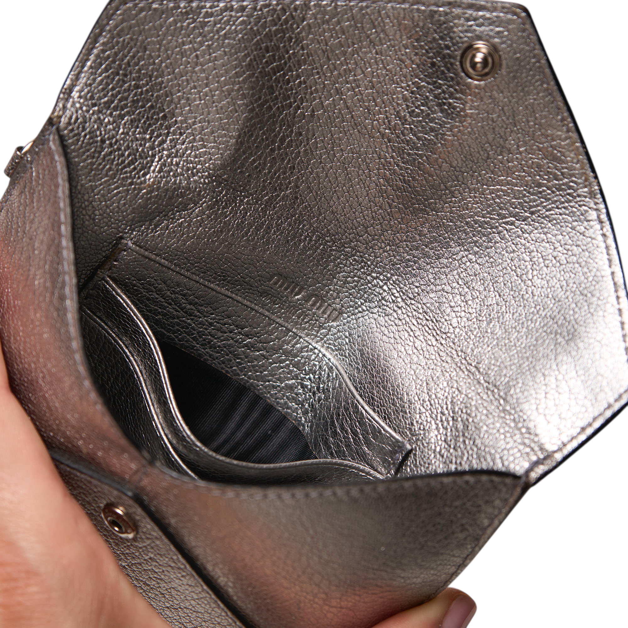 miu miu silver heart wallet on chain