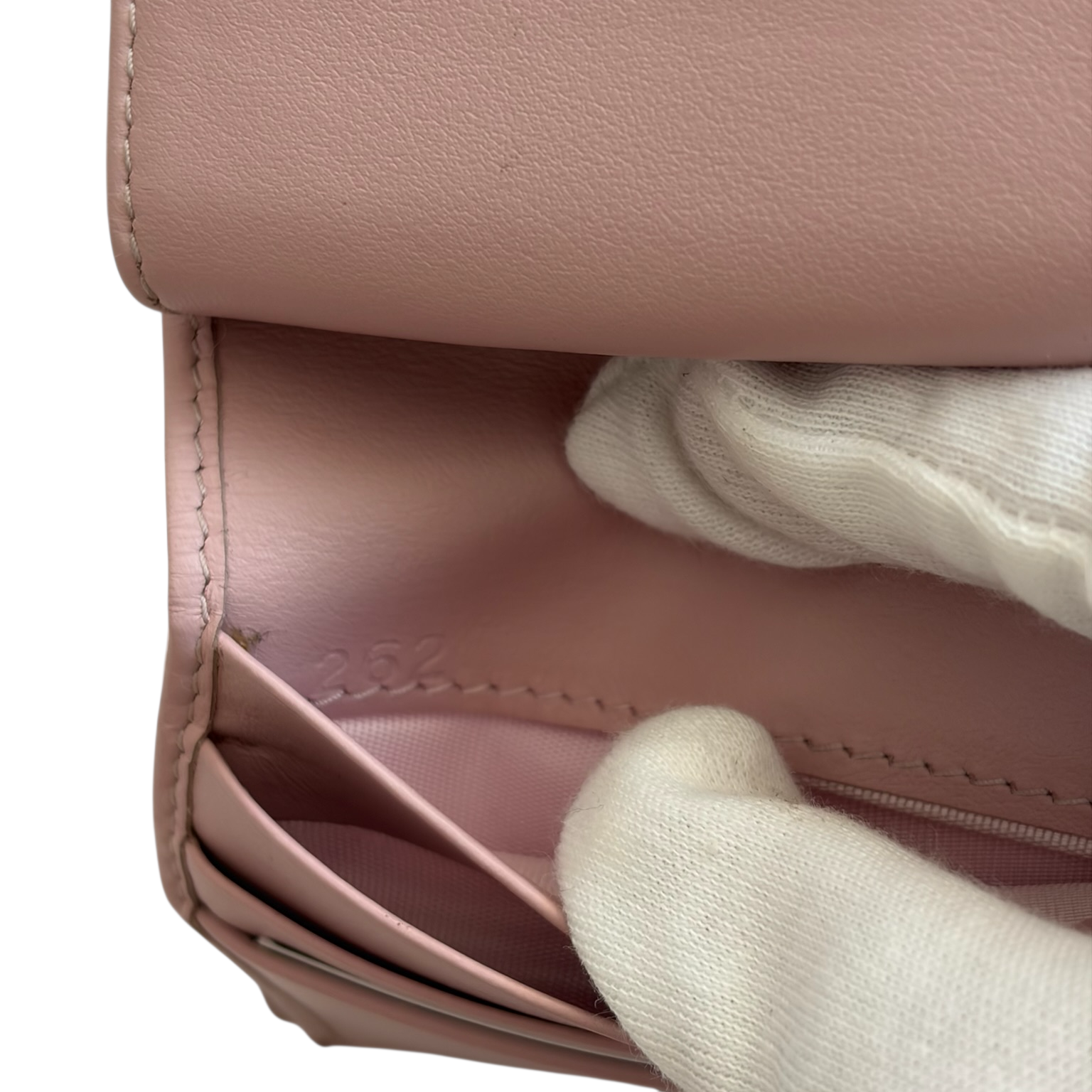 miu miu light pink wallet