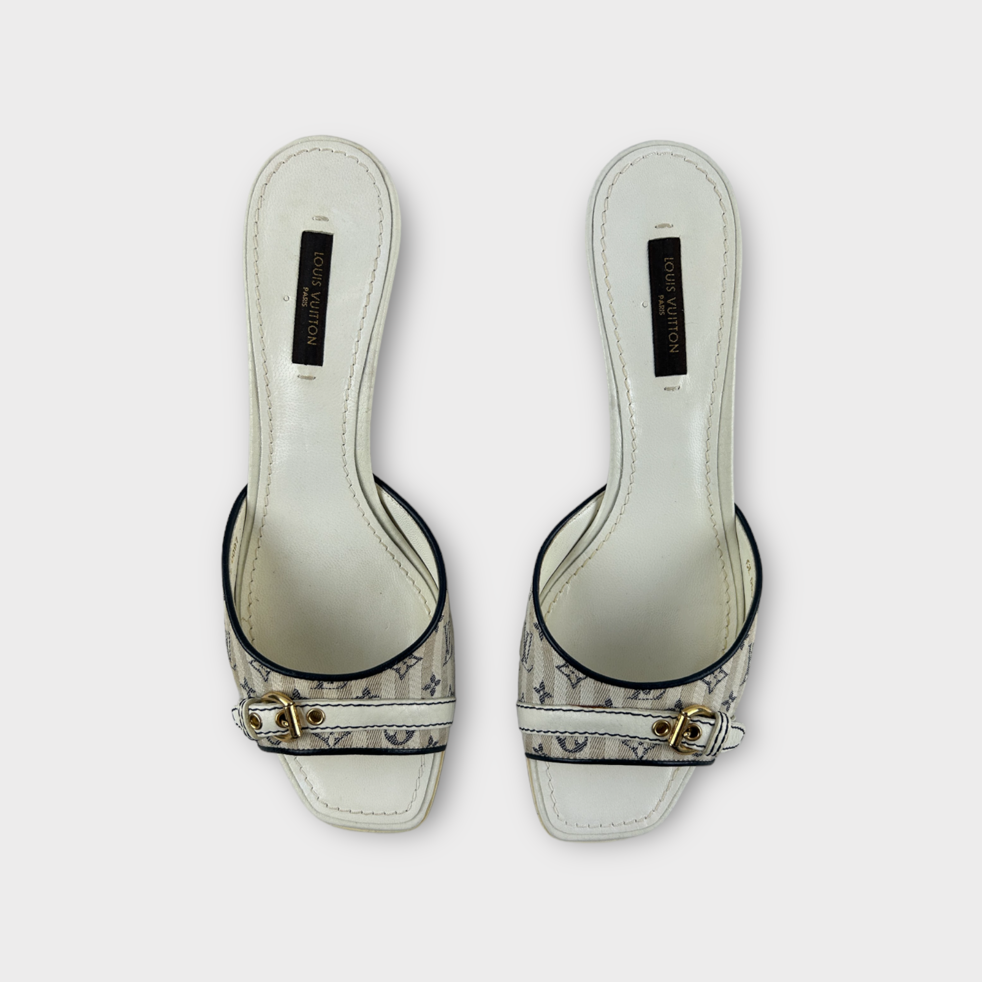 louis vuitton 2000s white kitten heels