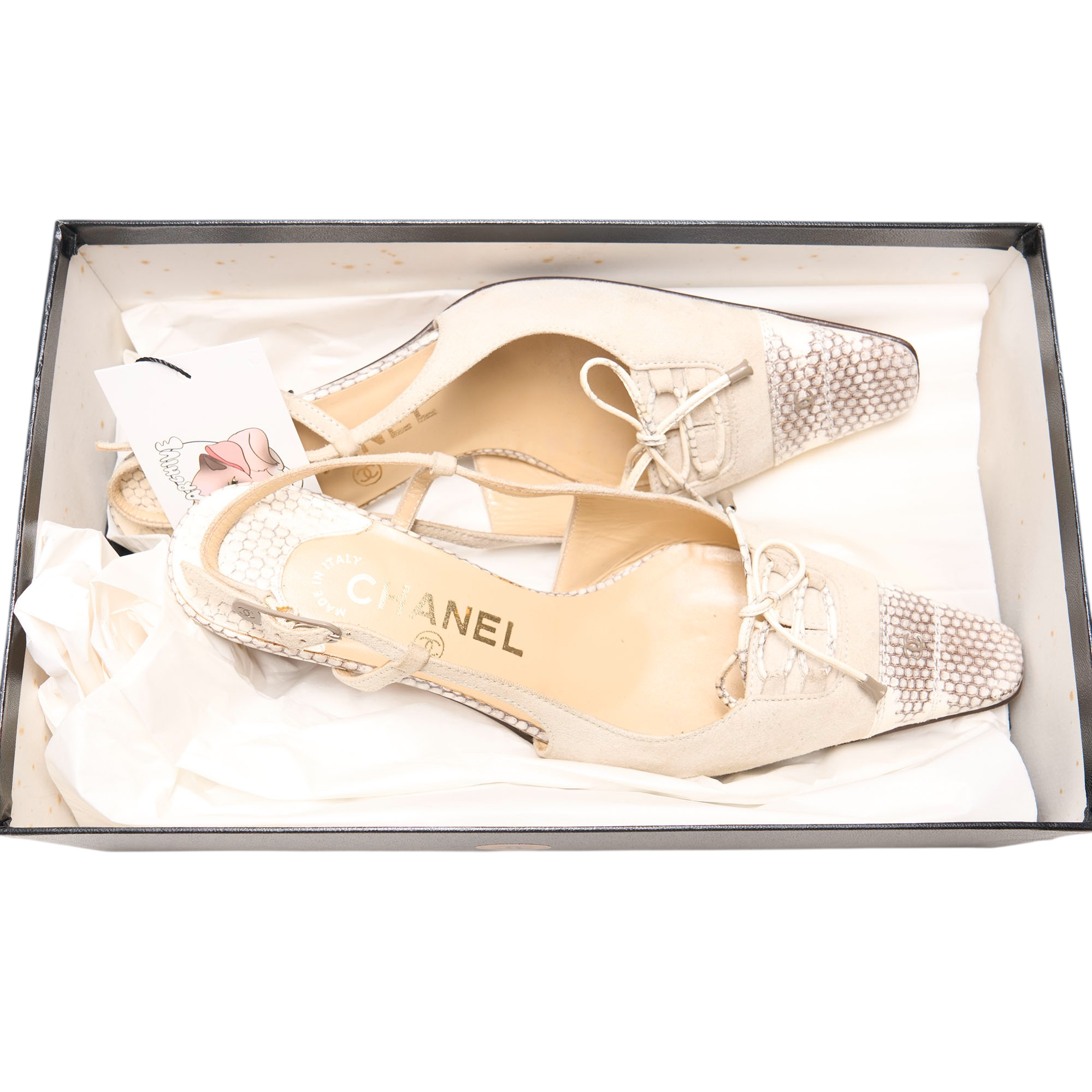 chanel 2000s cream kitten heels