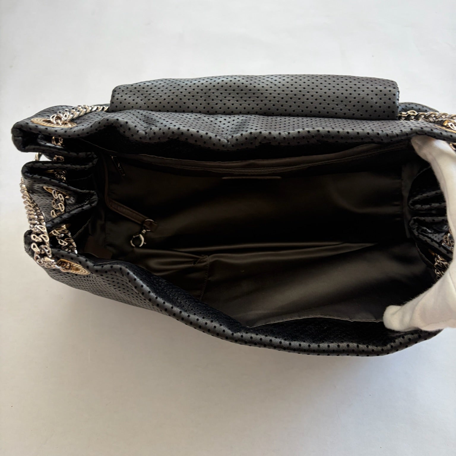 chanel 2000s black accordion shoulder bag