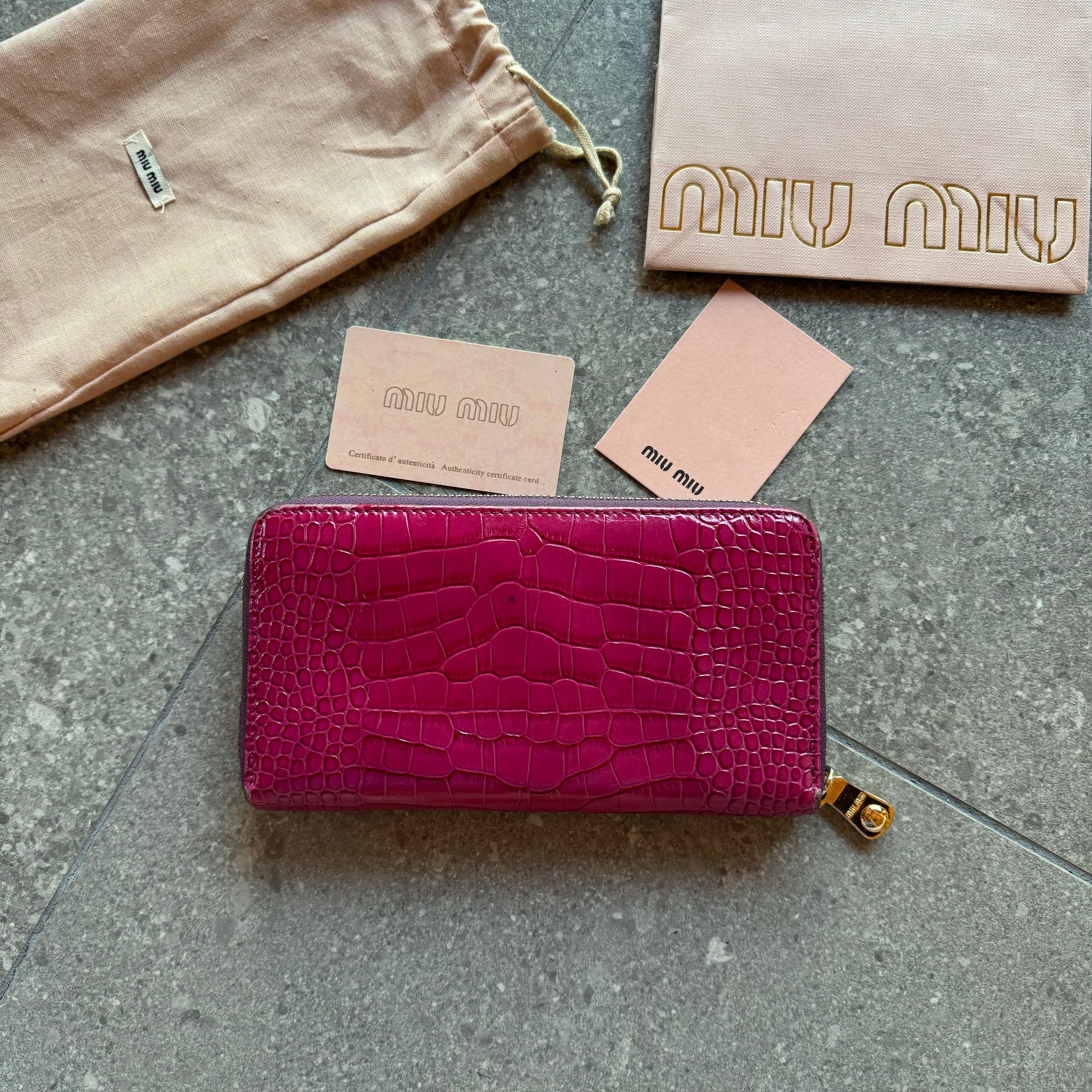 miu miu pink crocodile print wallet