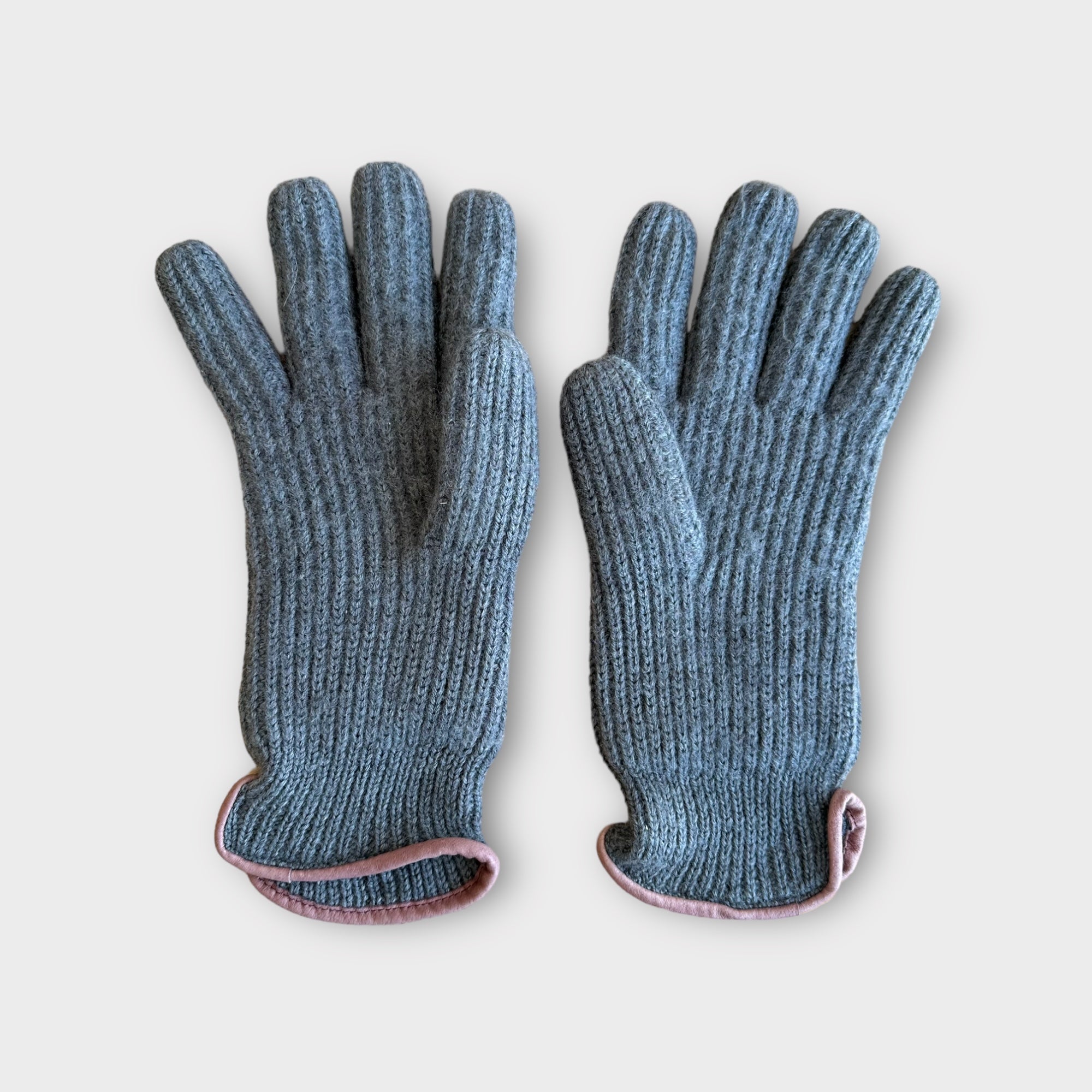 vivienne westwood light blue ribbed gloves