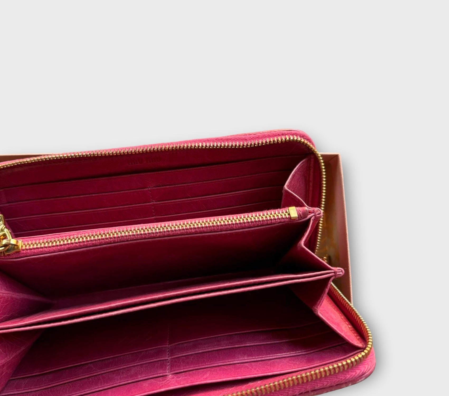 miu miu pink matelassé wallet