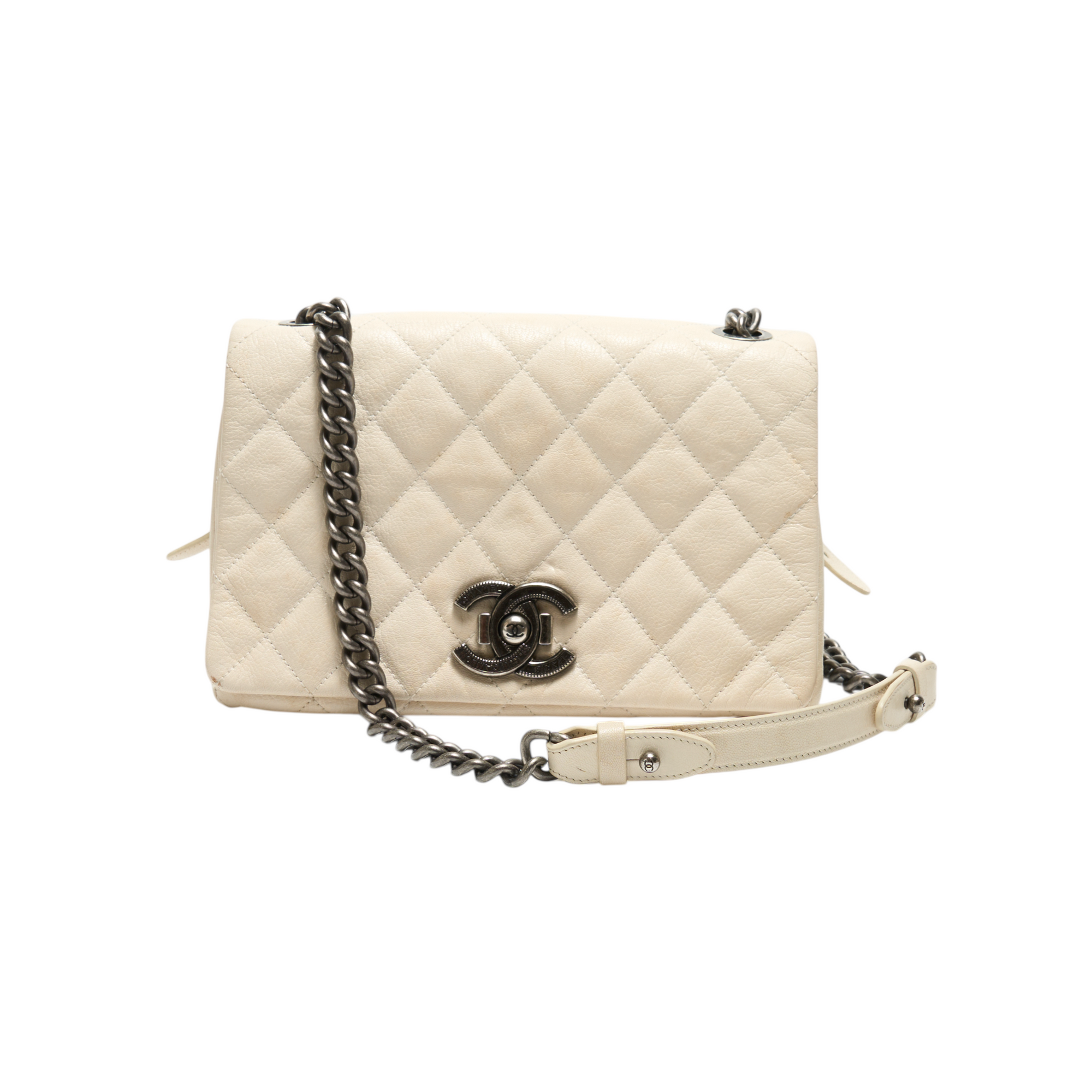 chanel 2010s white quilted flap bag
