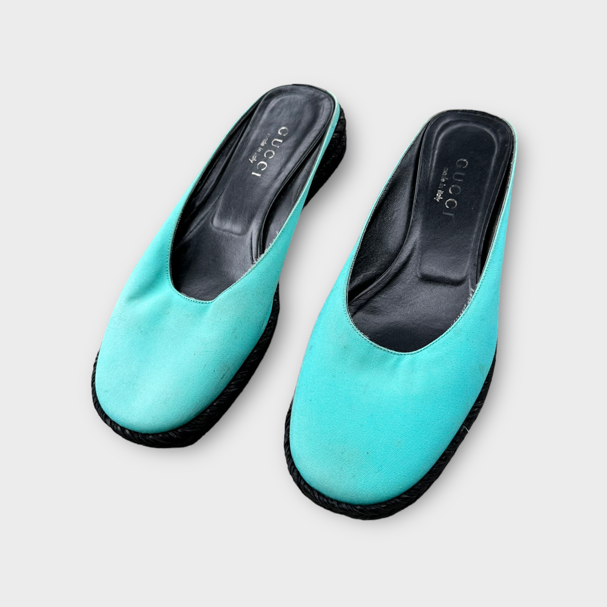gucci 2000s blue sandals
