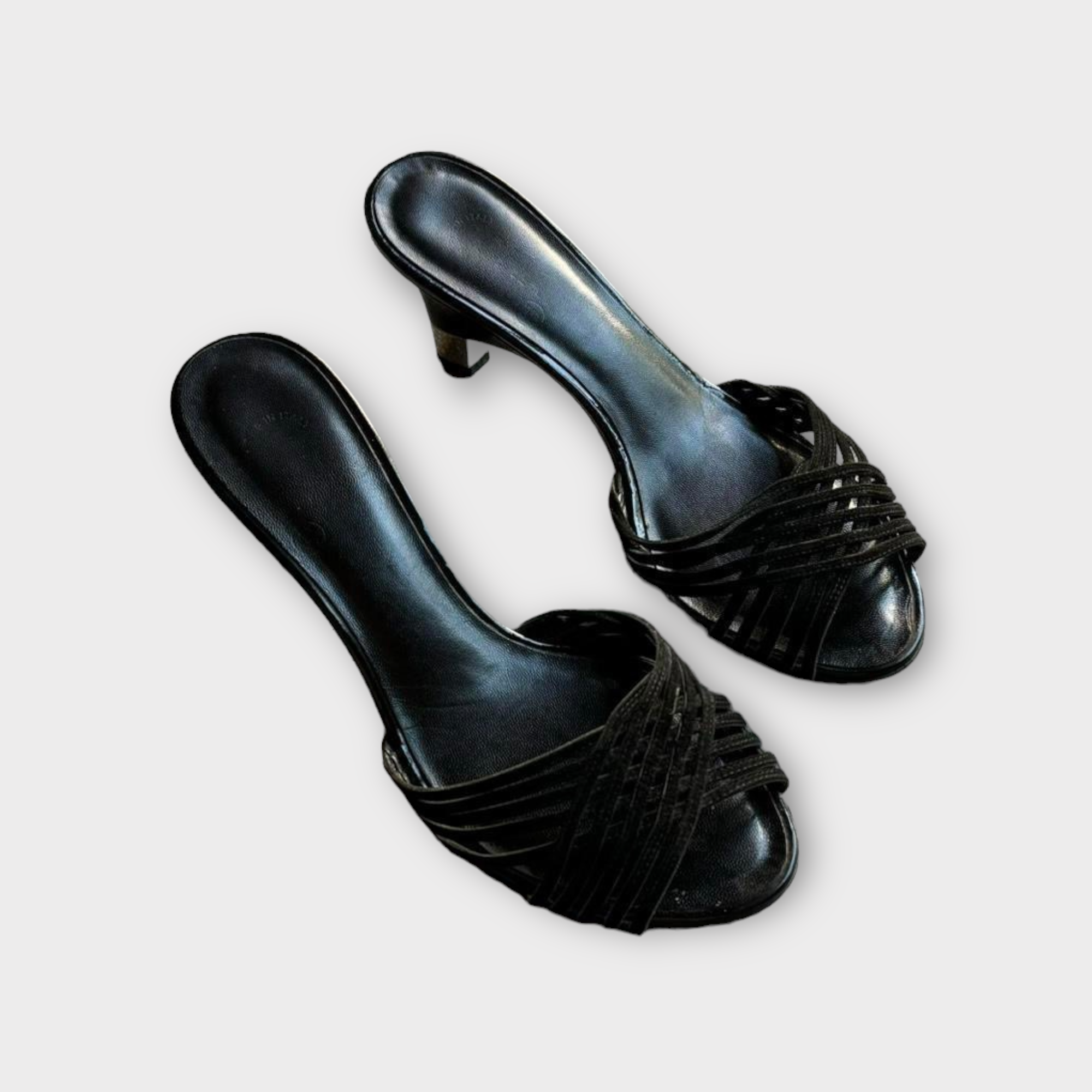 chanel 2000s black kitten heels