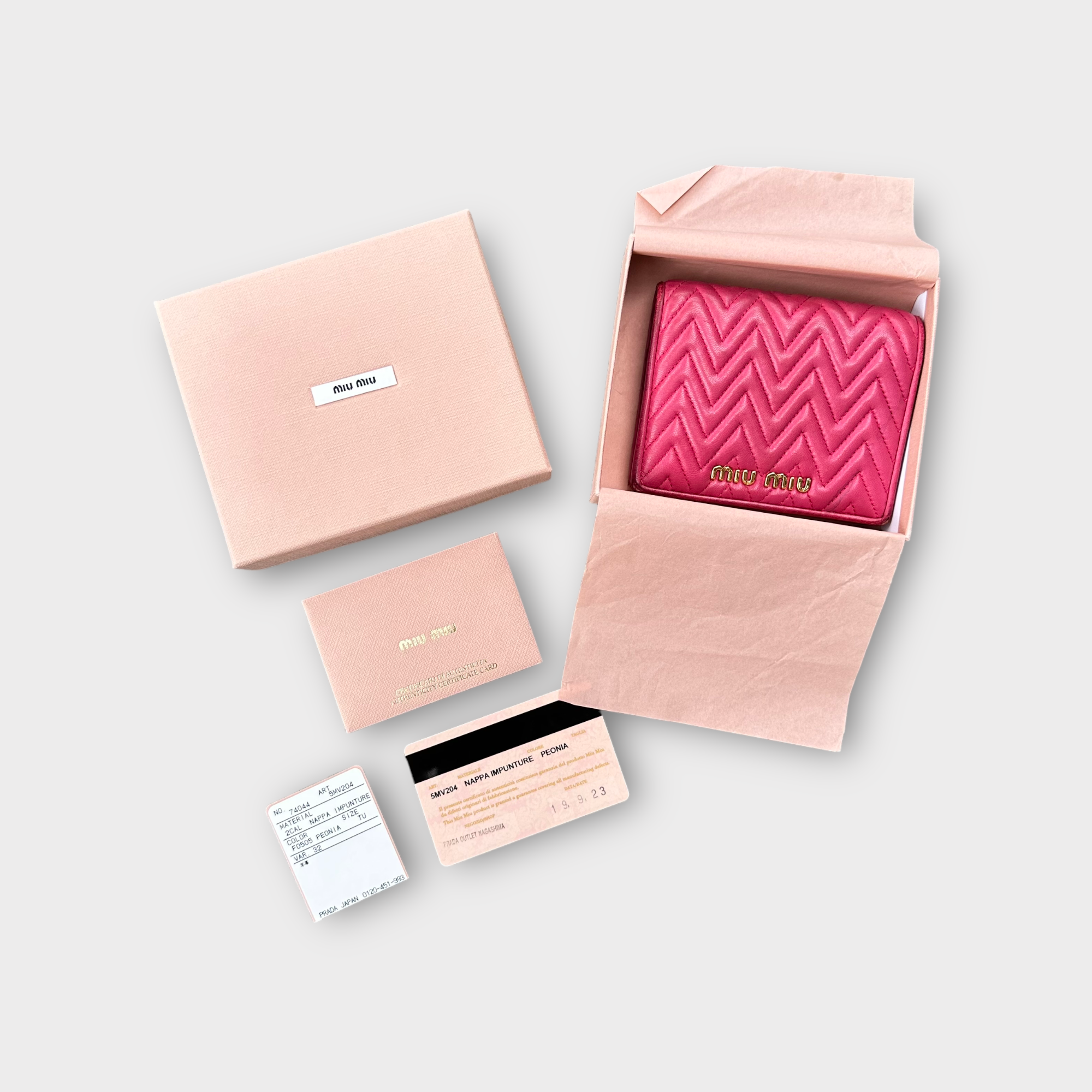 miu miu pink wallet