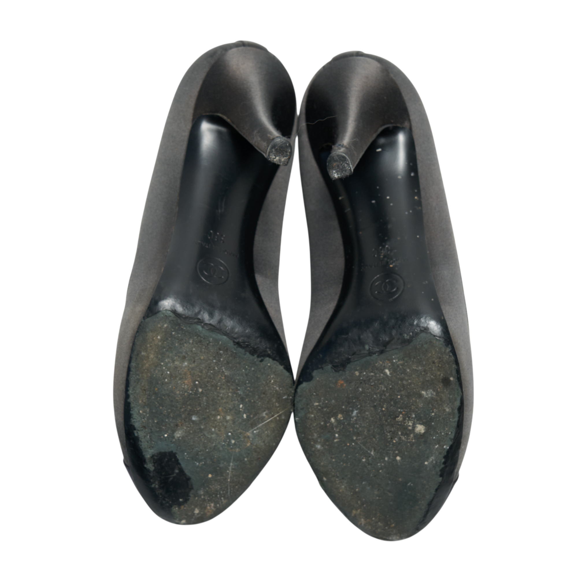chanel 2000s black satin pump heels