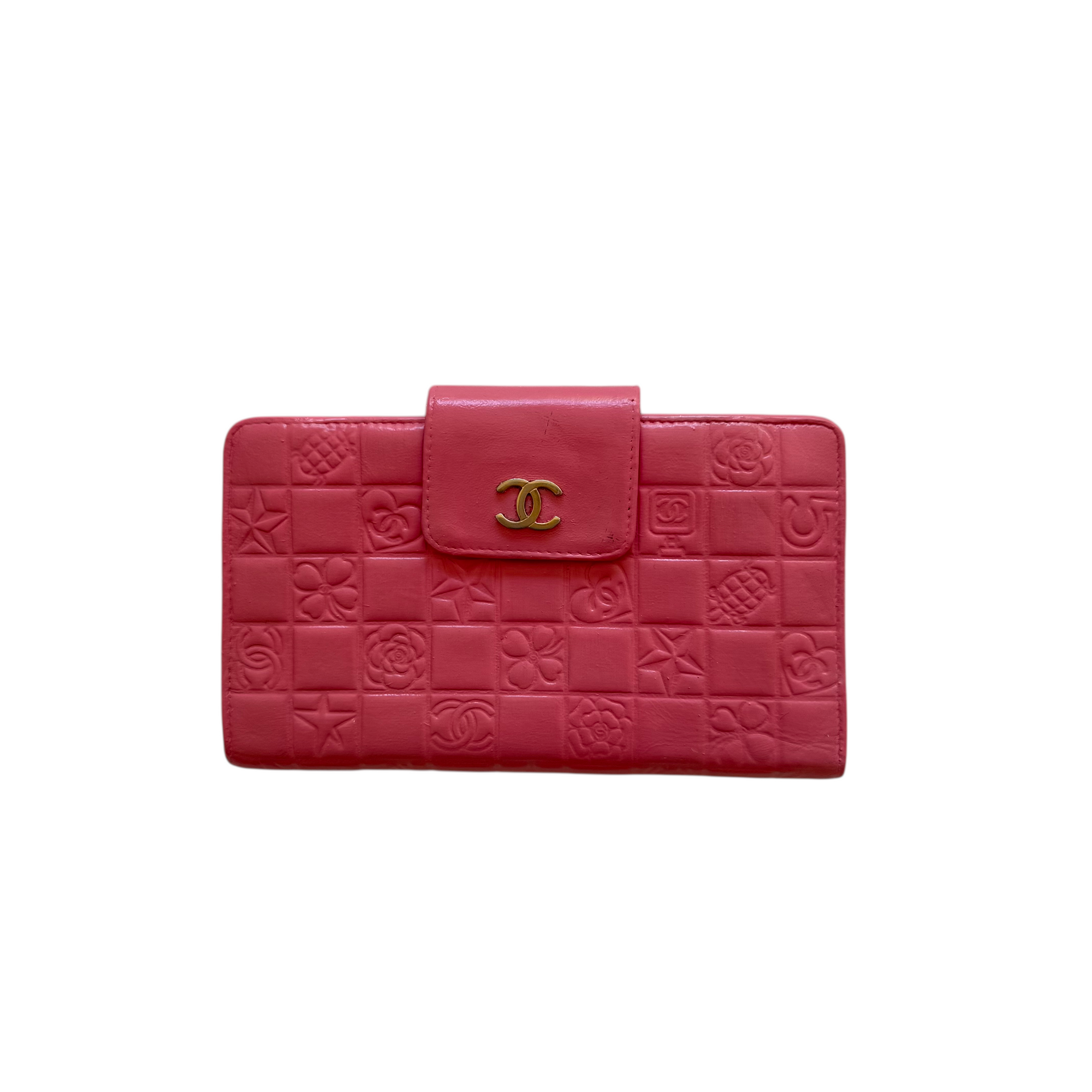 chanel 2000s pink wallet
