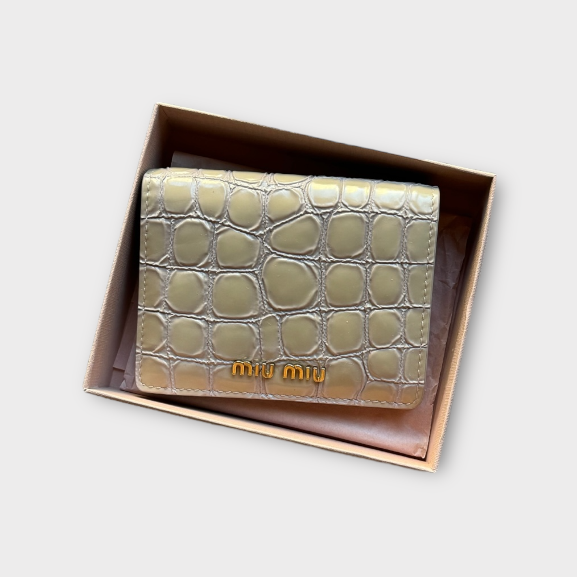 miu miu white crocodile wallet