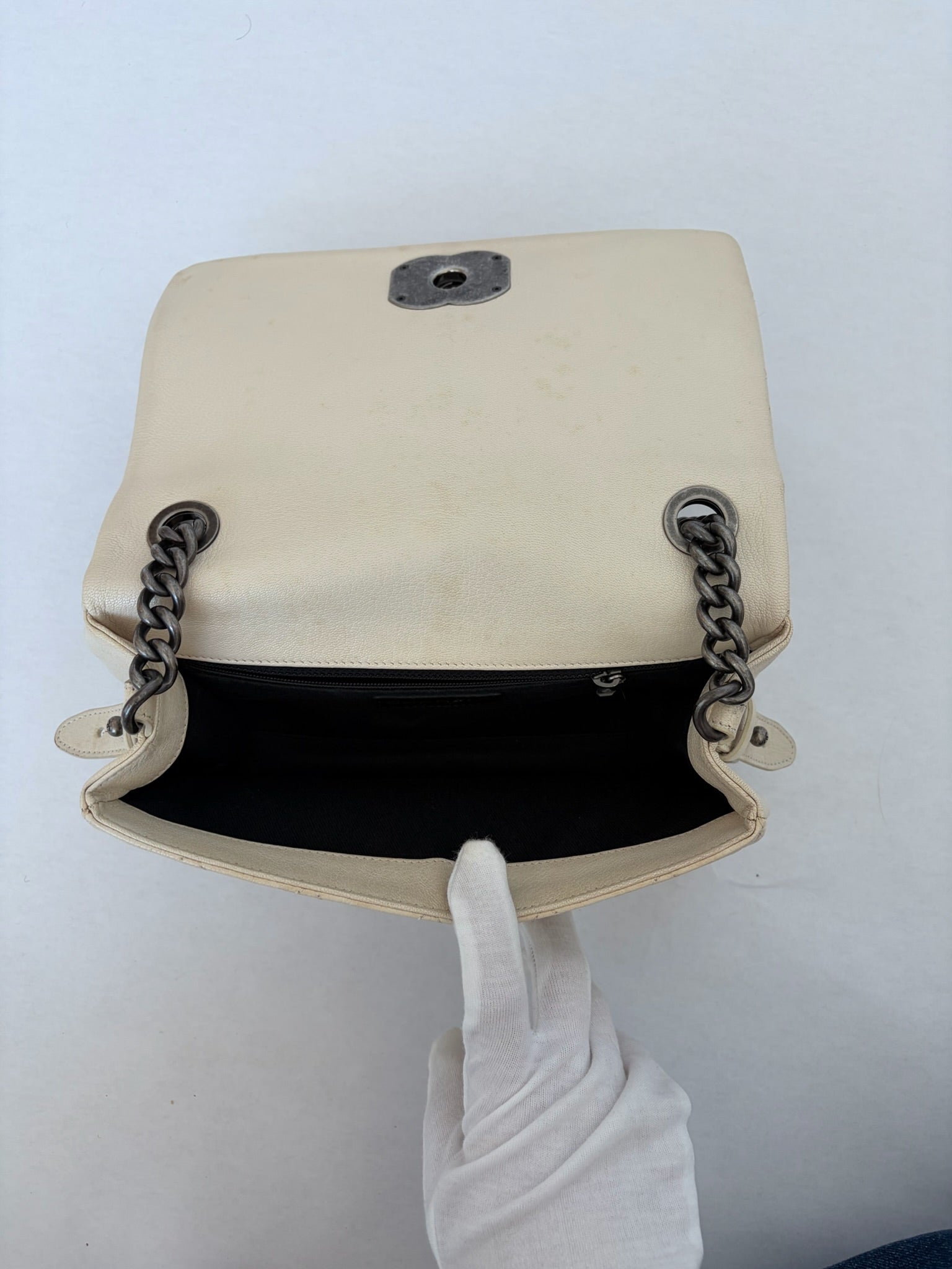chanel 2010s white quilted flap bag