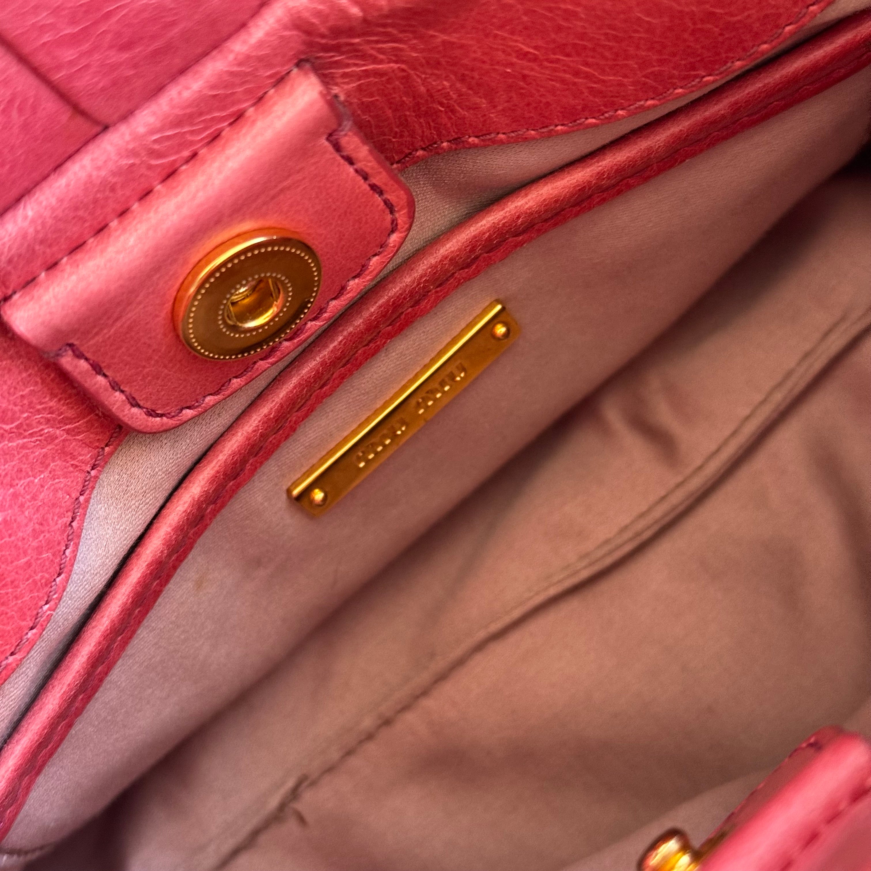 バッグ miumiu Y2K VITELLOLUX pink beige ARCHIVE miumiu Y2K VITELLOLUX pink beige ARCHIVE - メルカリ