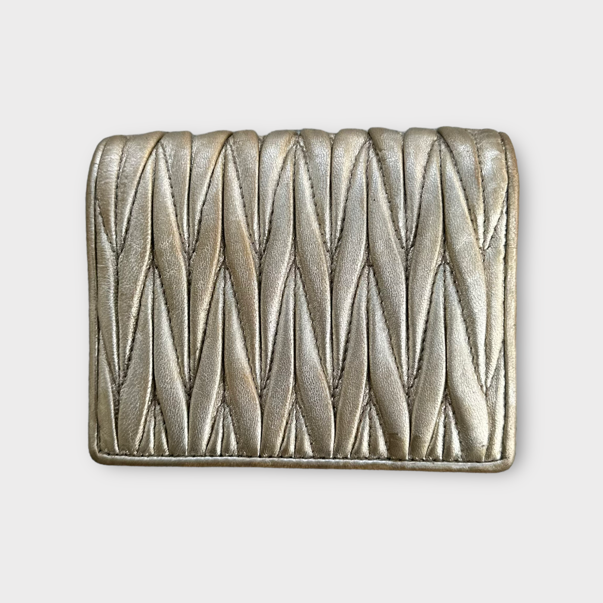 miu miu gold matelassé wallet