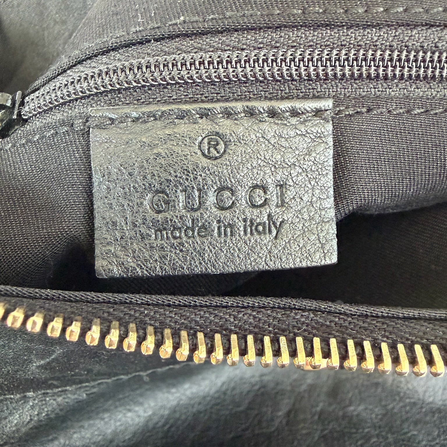 gucci 2000s black abbey d ring bag