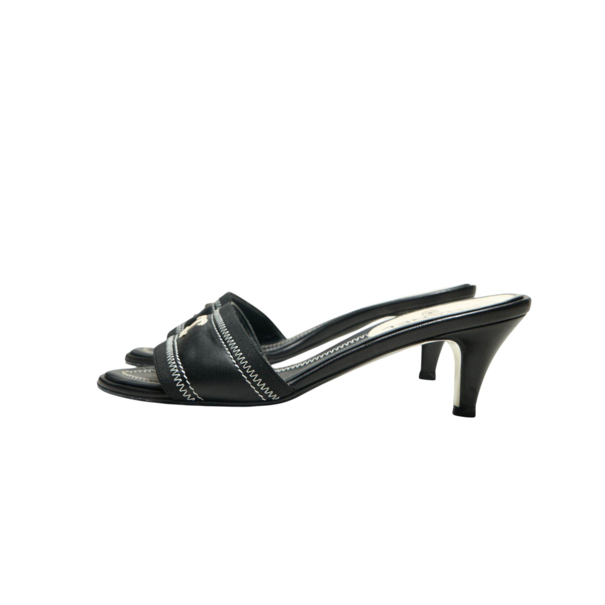 chanel 2000s black kitten heels