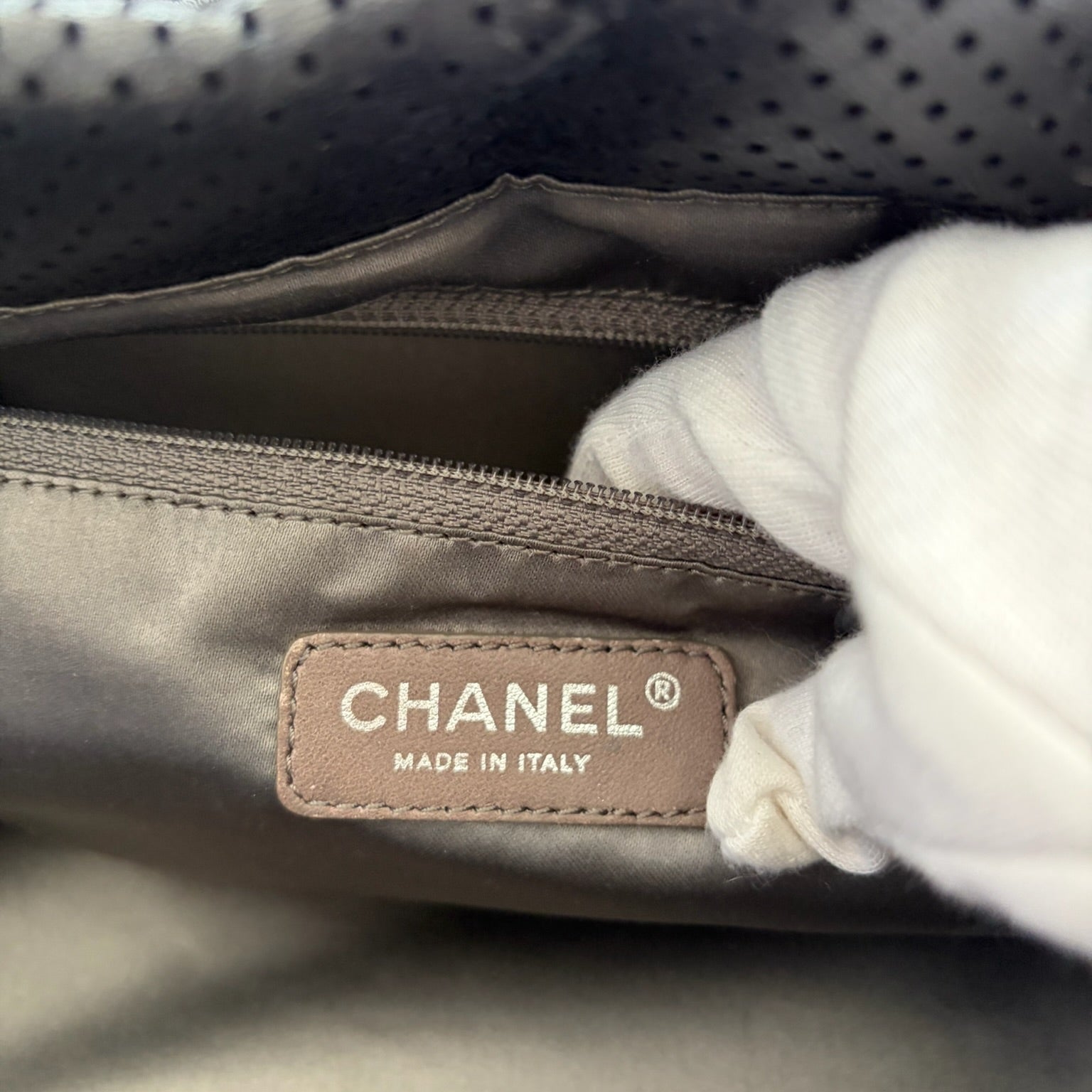chanel 2000s black accordion shoulder bag