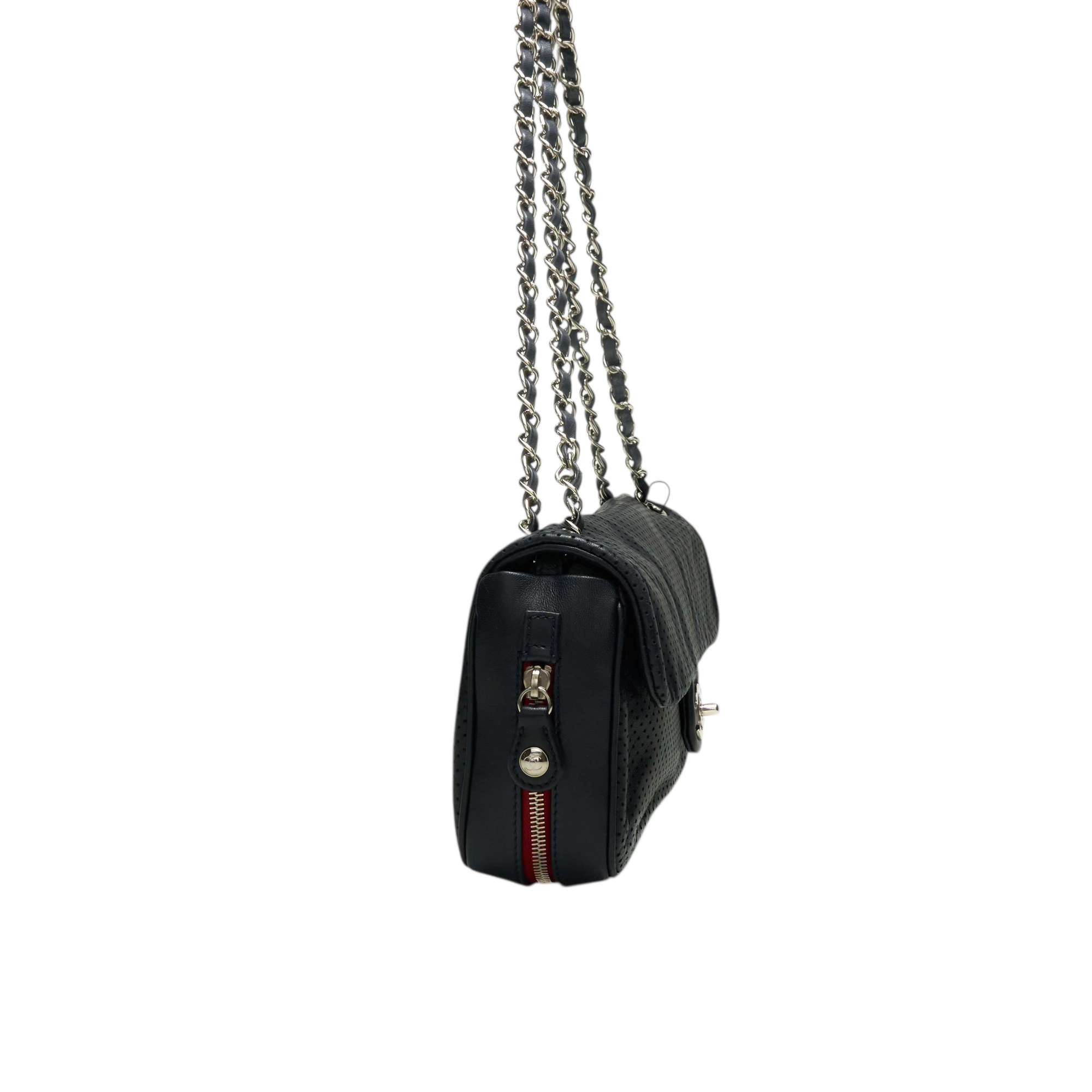 chanel 2000s black flap bag