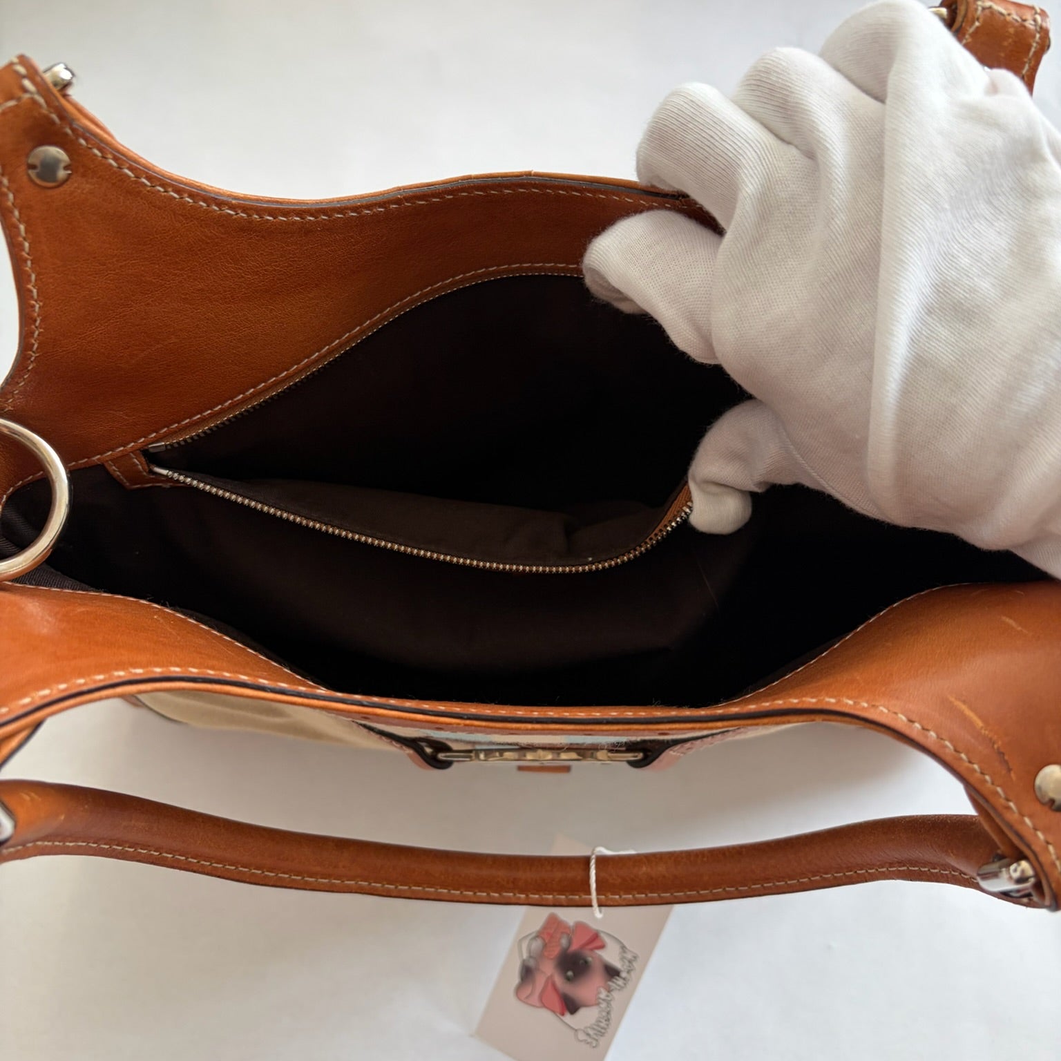 gucci 2000s tan bag