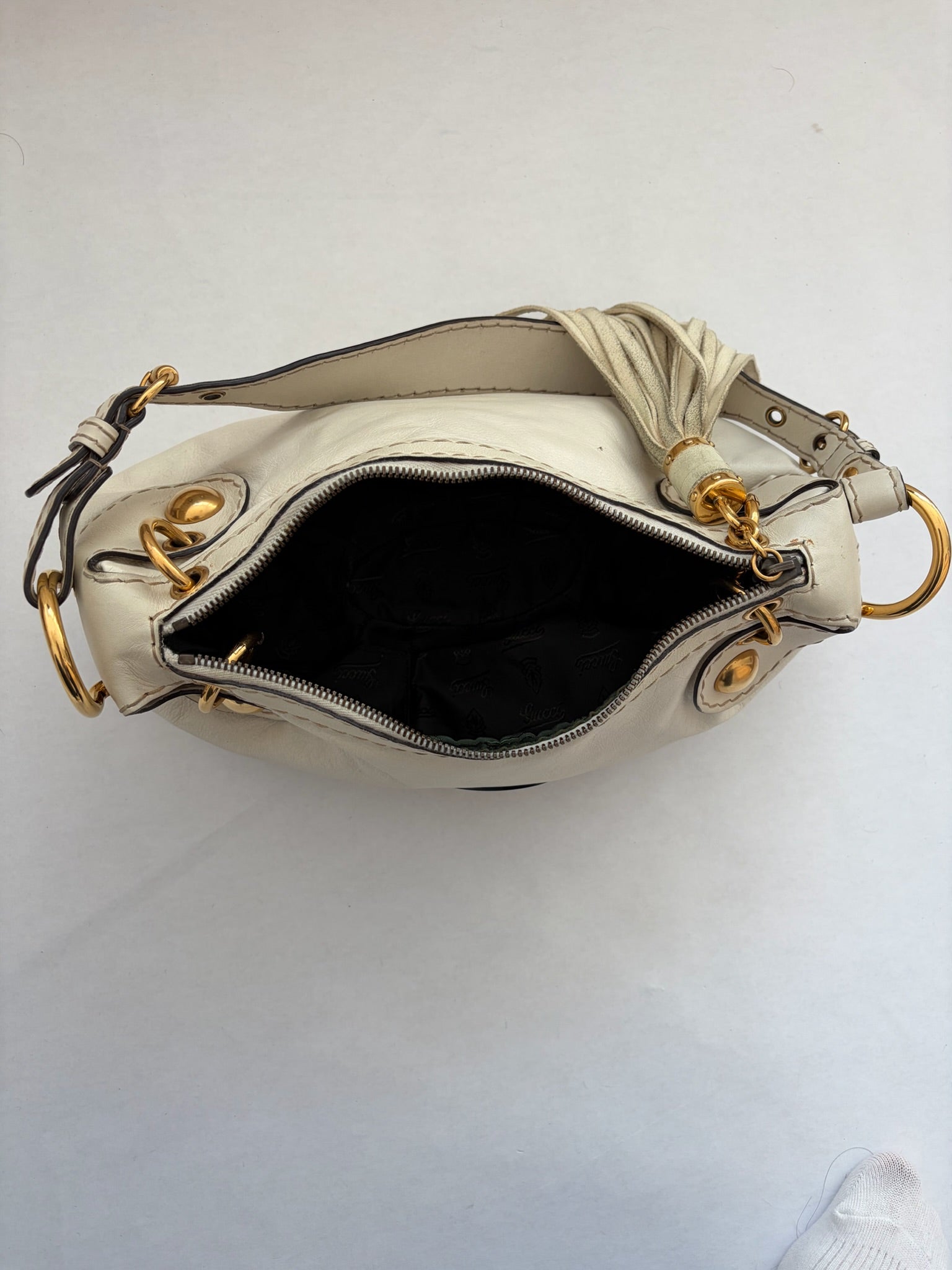 gucci 2000s white heart bag