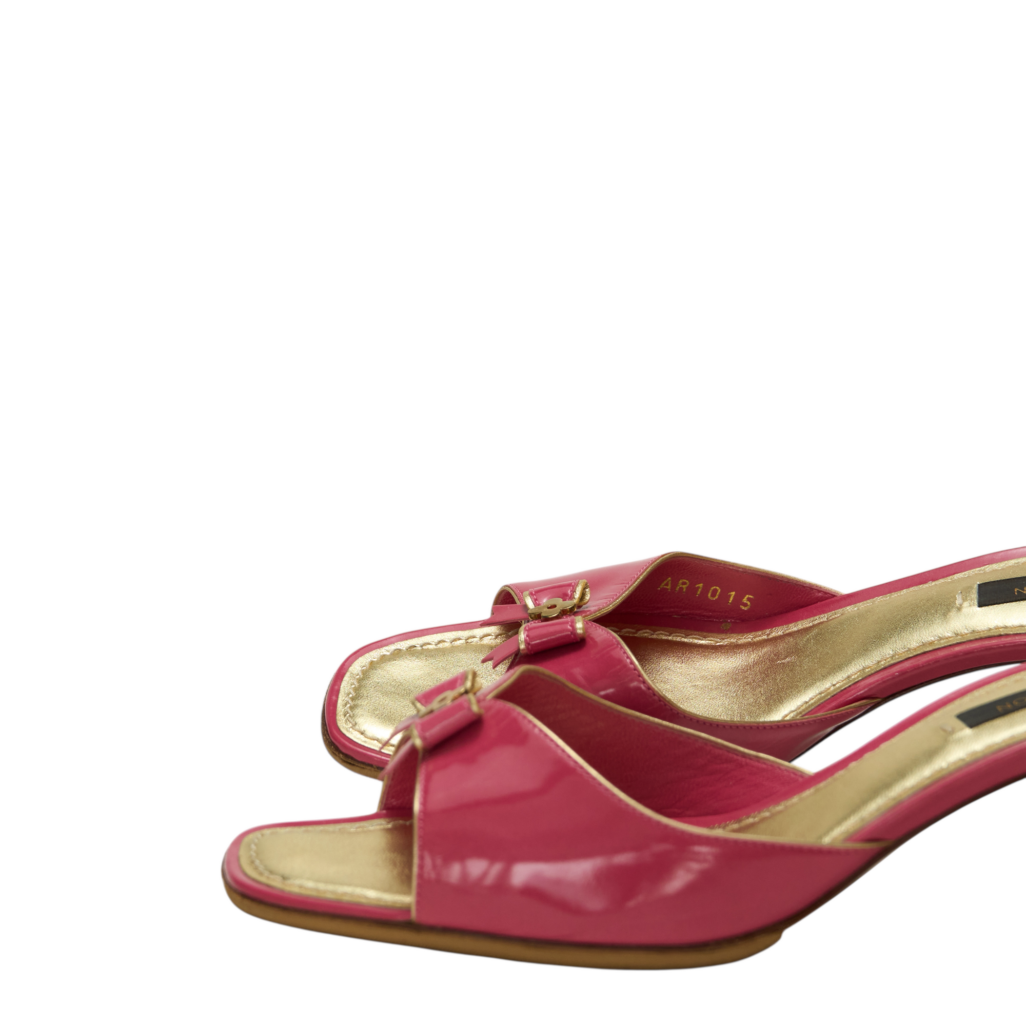 louis vuitton 2000s pink kitten heels