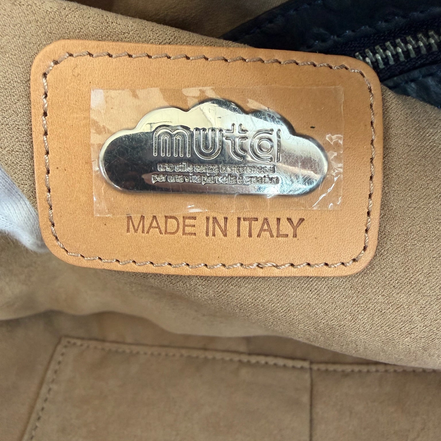 muta black 8 dot bag