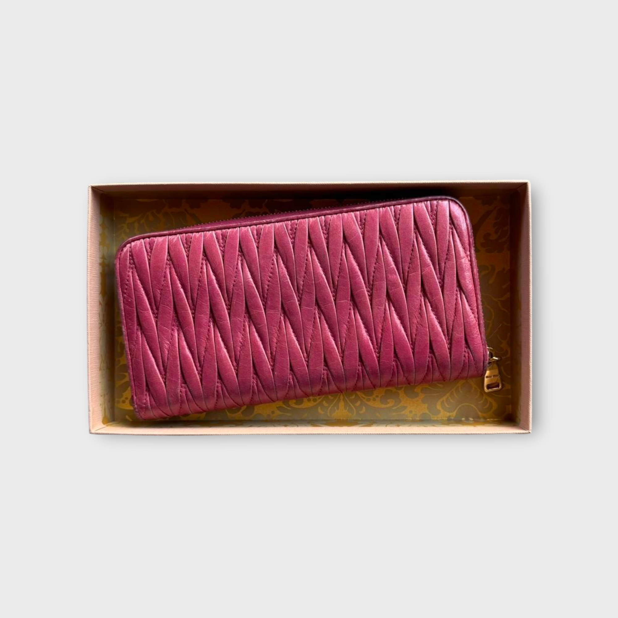 miu miu pink matelassé wallet