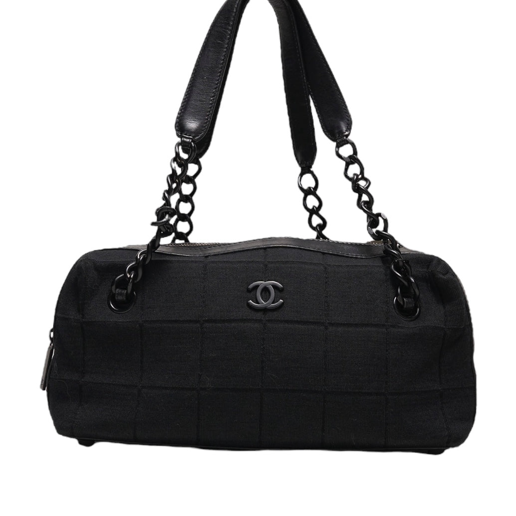 chanel 2000s black shoulder bag