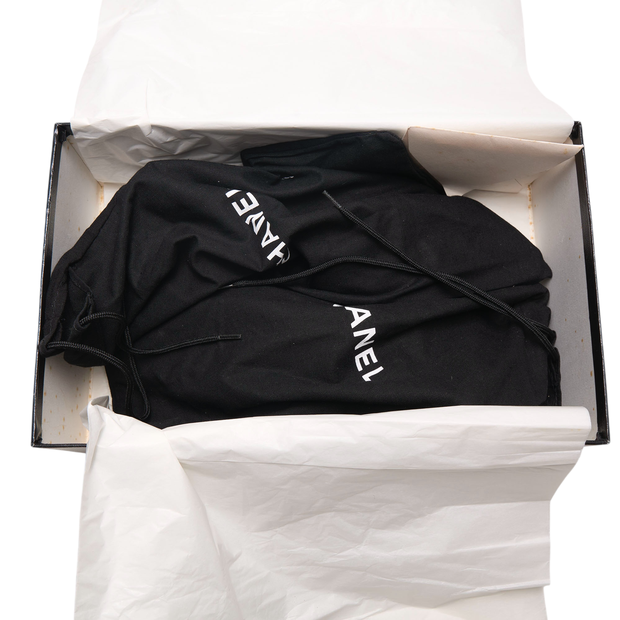 chanel 2000s cream kitten heels