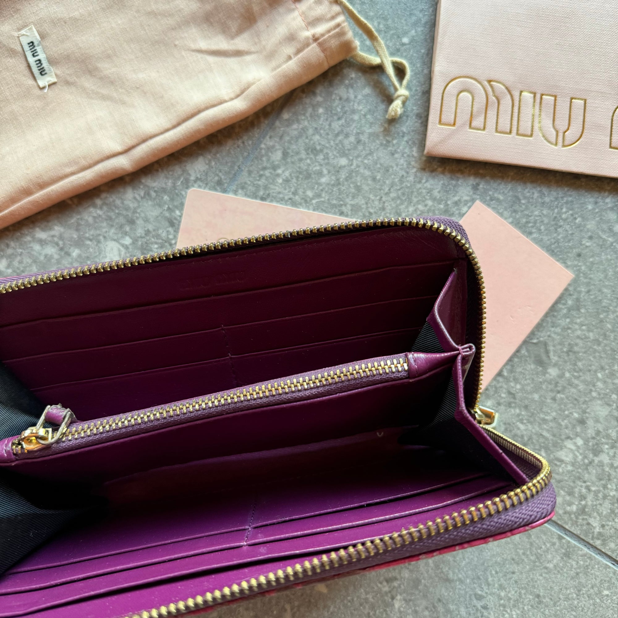 miu miu pink crocodile print wallet