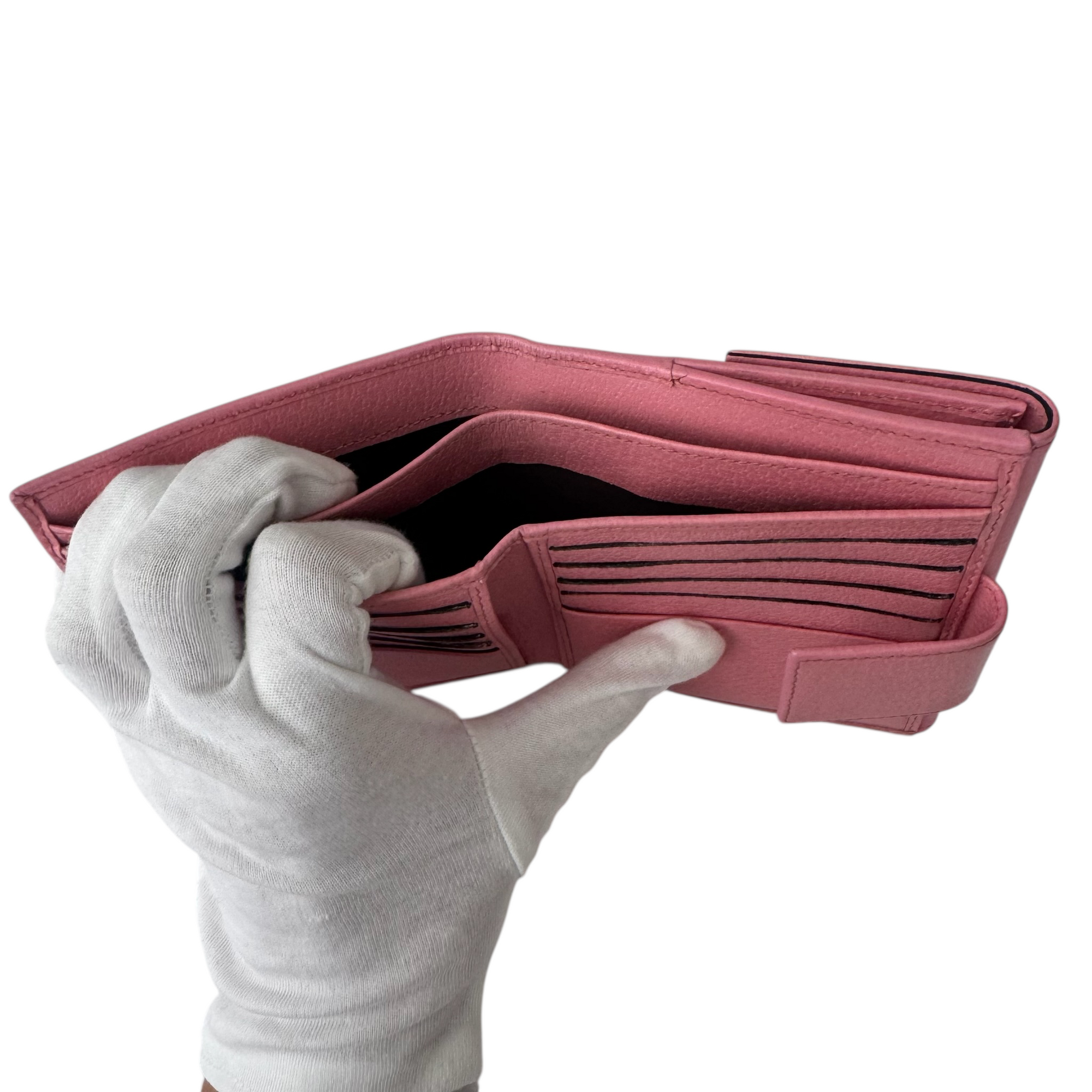 gucci 2000s pink wallet
