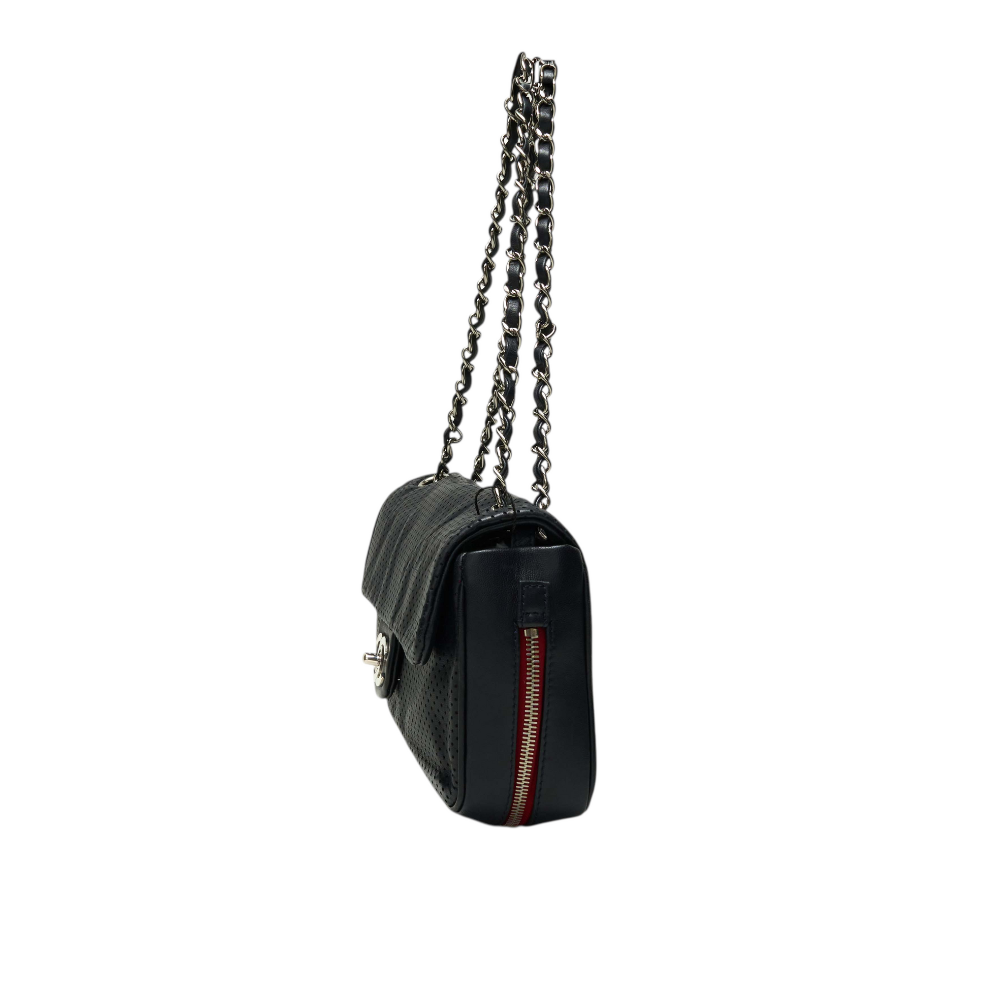 chanel 2000s black flap bag